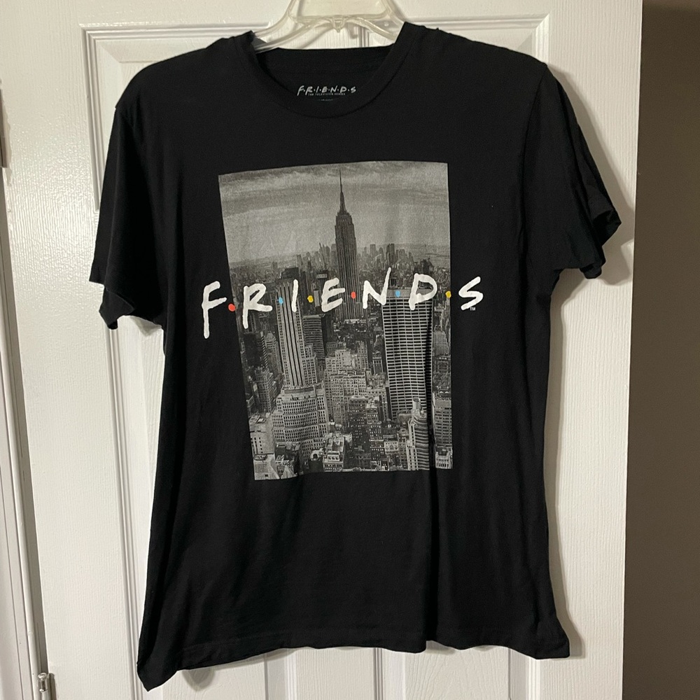 Friends t-shirt , barely worn, mens large,
